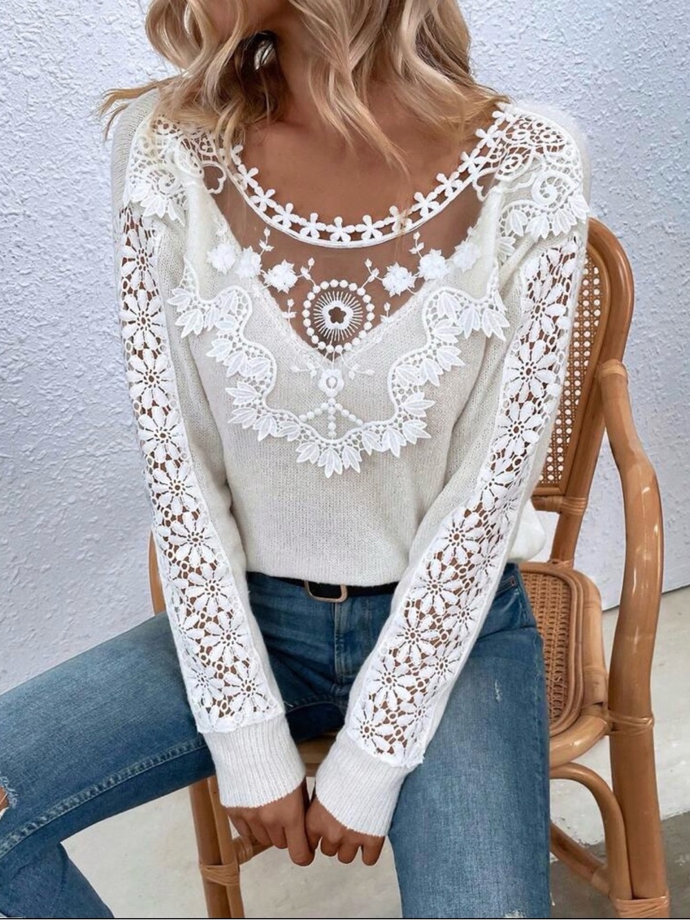 Women’s Lace Yoke White Scoop Neck Sweater Size L